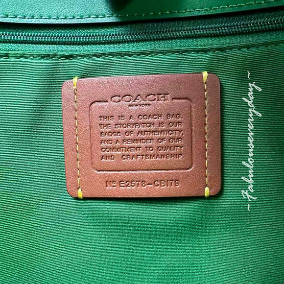 Coach City Tote Bag In Signature Canvas W/ Coach Graphic CBI79 Chalk/Kelly Multi - Picture 6 of 8